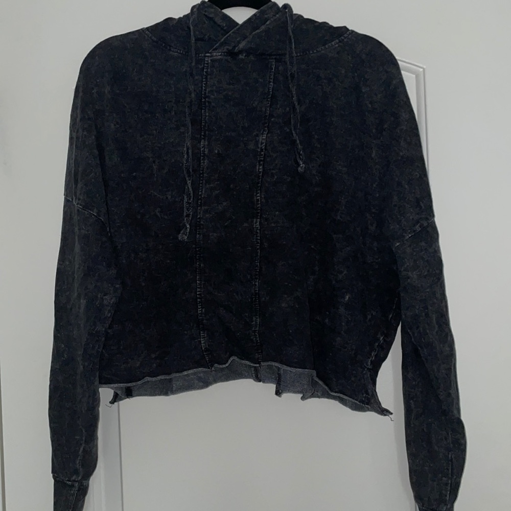 Vanilla Star Trendy distressed cropped hoodie